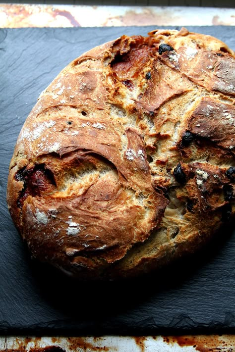 Cinnamon Sugar Bread, Cinnamon Bread Recipe, Swirl Bread, Sugar Bread, Dutch Oven Bread, Cinnamon Swirl Bread, Knead Bread Recipe, Cinnamon Raisin Bread, Artisan Bread Recipes