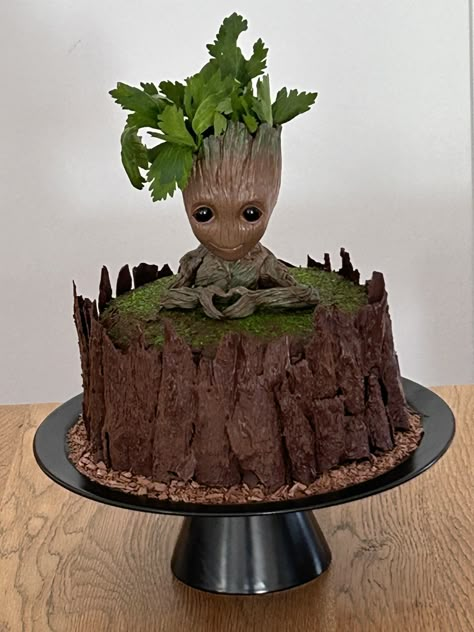 Groot Cake Groot Themed Birthday Party, Groot Party, Groot Birthday Cake, Groot Cake, Groot Cake Topper, Groot Birthday Cake Ideas, Clay Groot Diy, Baby Groot Cake, Galaxy Cake