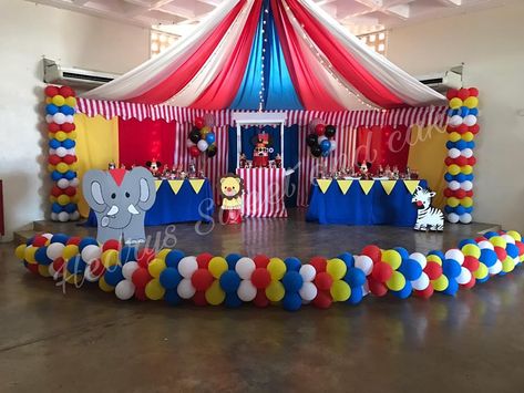 Carnival Party Ideas For Adults, Circus Theme Decorations Diy, Circus Decorations Party, Indoor Carnival Decorations, Circus Themed Decorations, Circus Theme Parade Float, Circus Theme Decor, Celebrate The Savior Vbs Decorations, Circus School Theme