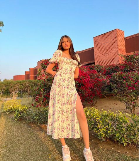 Western Dress Poses For Women, Western Dresses Photo Poses, Khushi Hegde Outfits, Western Outfit Poses, Western Clothes Aesthetic, Poses In Western Dress, Poses In Frock For Instagram, Western Dress Poses, Frock Poses Photo Ideas