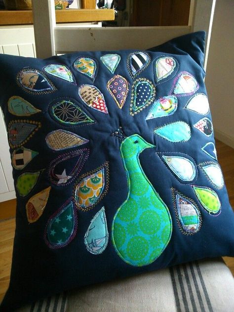 Peacock Quilt, Applique Cushions, Appliqué Quilts, Sewing Cushions, Patchwork Cushion, Applique Quilting, Sewing Pillows, Patchwork Quilting, Sewing Art