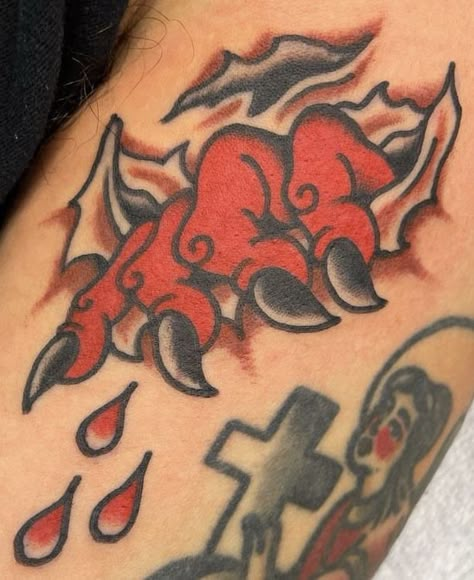 90s Retro Tattoo Ideas, Trad Flames Tattoo, American Traditional Flame Tattoo, Traditional Skin Rip Tattoo, Centipede Knee Tattoo, Weird Traditional Tattoo, Brother Tattoos For Men, Cyclops Tattoo, American Traditional Filler Tattoo