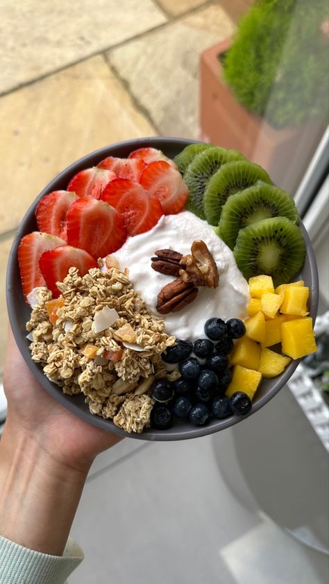 Aesthetic Healthy Food, Yogurt Granola, Dessert Healthy, Healthy Food Inspiration, Healthy Food Dishes, Makanan Diet, Custom Keto Diet, Healthy Lifestyle Food, Healthy Food Motivation