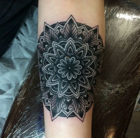 Armor Sleeve Tattoo, Cover Up Tattoos Before And After, Tato Mandala, Shoulder Armor Tattoo, Mandela Tattoo, Bali Tattoo, Bohemian Tattoo, Dragon Tattoo Ideas, Butterfly Back Tattoo