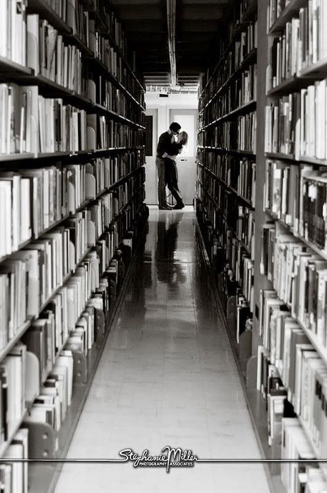 Library Photo Shoot, Shooting Couple, You Are My Moon, Library Wedding, Cabin In The Woods, Wedding Engagement Photos, Photo Couple, Photo Library, Couple Shoot