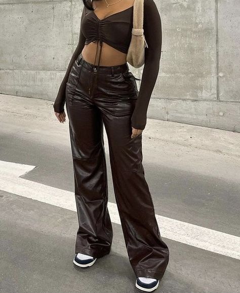 Jeans Crop Top, Crop Top Outfit, Leather Pants Outfit, Streetwear Inspo, Leather Jeans, Top Outfit, Korean Outfits, Fit Inspo, Summer 2023