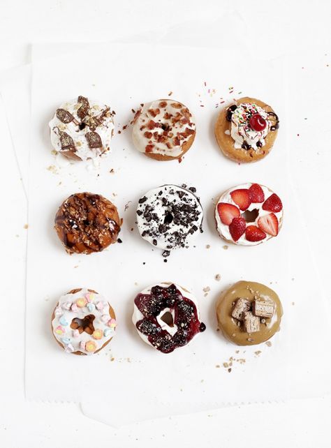 9 Decadent Donut Toppings @themerrythought Minimalist Pictures, Dessert Styling, Wizardess Heart, Donut Toppings, Mini Donuts, Donut Recipes, Relish, Brunch Recipes, Food Styling