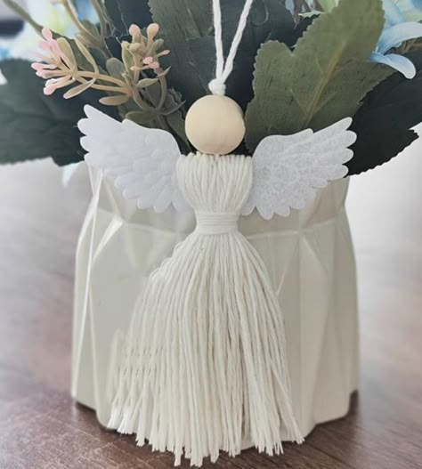 Angels Crafts, Tassel Christmas, Doll Diy Crafts, Angel Crafts, Macrame Curtain, Angel Decor, Christmas Fairy, Macrame Ideas, Wool Crafts