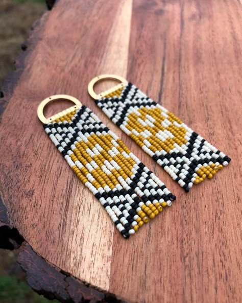 Beaded earrings | Chloe turner on Instagram: “I will be adding 5 new pairs of earrings to my shop on Friday 😄 This pair included.” Stitch Earrings, Beaded Jewlery, Brick Stitch Earrings, Beads Earrings, Bead Work Jewelry, Seed Bead Earrings, Bead Jewellery, Seed Bead Jewelry, Fringe Earrings