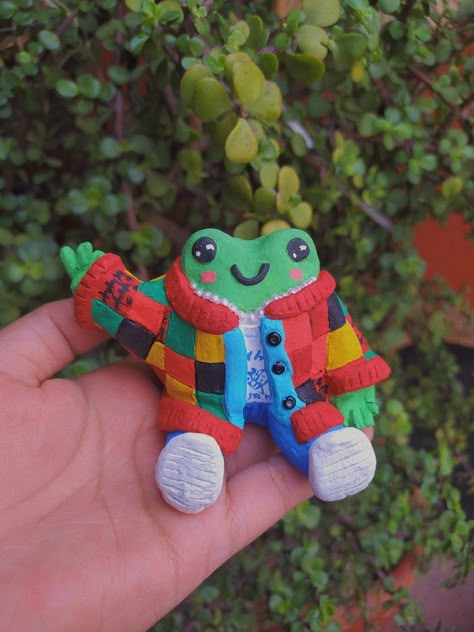 Harry Styles Cardigan Clay Frog Clay Ideas Harry Styles, Harry Styles Polymer Clay, Harry Styles Clay Art, Frog Harry Styles, Clay Harry Styles, Harry Styles Diy Crafts, Harry Styles Clay, Harry Styles Crafts, Clay Frog