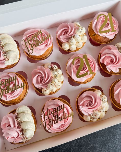 Pretty in pink - beautiful buttercream cupcakes for a special 21st birthday! . . . #lumibakes #21stbirthdaycupcakes #pinkbuttercreamcupcakes #buttercreamcupcakes #cakesinaltonhampshire #hampshirecupcakes #surreycupcakes 30th Birthday Cupcake Cake, Pink And Gold Cupcakes Birthday, 40th Birthday Cupcakes Women, Pink And Gold Cupcakes, Birthday Muffins, Birthday Cupcakes Ideas, Birthday Cupcakes For Women, 30th Birthday Cupcakes, 40th Birthday Cupcakes