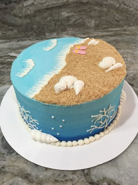 Beach Fondant Cake, Simple Ocean Cake, Sea Cake Design, Cake Ideas Beach, Beach Cake Ideas, Dolphin Birthday Cakes, Pool Birthday Cakes, Beach Theme Cake, Ocean Birthday Cakes