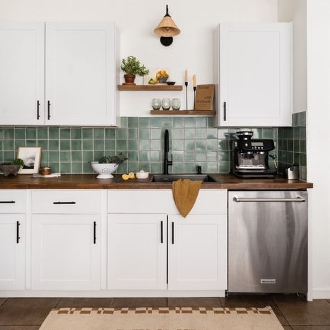 A huge shoutout to interior photographer @madelineharperphoto for sharing these amazing photos of her kitchen design with us! The Meadow 4" x 4" green tiles look absolutely stunning and add a subtle greenery 🌿 to the serene white kitchen. We really appreciate the way she plays with light in all of her work. For more beautiful tiles, visit our website and make sure to follow Madeline's incredible work on Instagram @madelineharperphoto! Design and Photo Madeline Harper #whitekitchen #kitche... Colorful Kitchen Backsplash, Green Kitchen Backsplash, Color Tile Backsplash, Green Tile Backsplash, Backsplash With White Cabinets, Tile Countertops Kitchen, Modern Kitchen Backsplash, Clay Imports, Green Backsplash