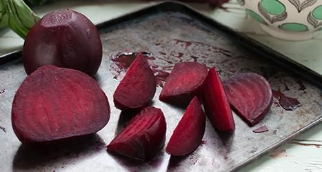 This root vegie is packed with antioxidants, vitamins and minerals, but can be a tricky to prepare. How To Cook Beetroot, Liver Cleanse Recipe, Liver Detox Drink, Liver Detox Recipes, Liver Cleanse Diet, Natural Liver Detox, Liver Detox Diet, Detox Cleanse Drink, Detox Your Liver