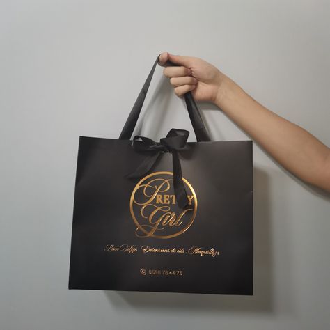 Black Boutique, 2022 Goals, Shopping Bag Design, Retail Bag, Bag Boutique, Black Gift Bags, Boutique Logo Design, Veil Accessories, Retail Bags