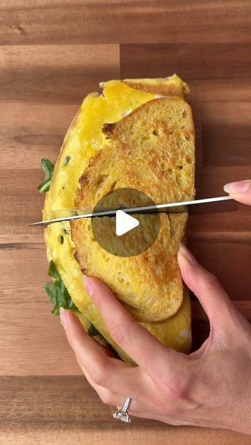 Lindsay Keosayian | Healthy Foodie 👩🏻‍🍳 on Instagram Sourdough Breakfast Sandwich, Lindsay Keosayian, Sourdough Breakfast, Clean Eating Guide, Sliced Avocado, Breakfast Meals, Egg Dishes, Breakfast Bites, Unprocessed Food