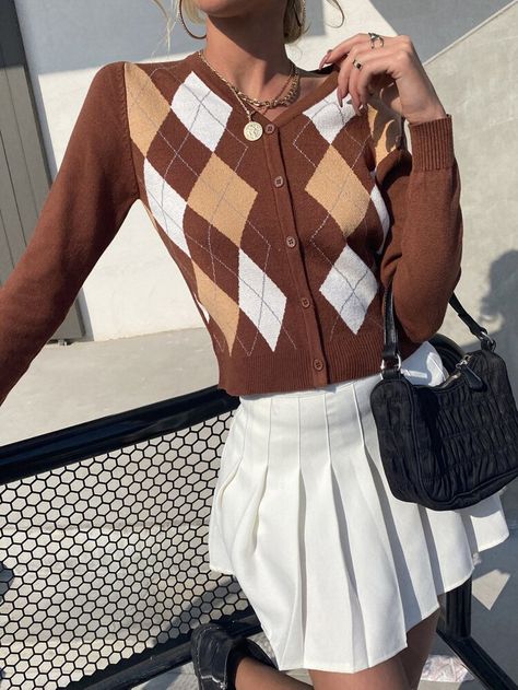 Argyle Cardigan Outfit, Argyle Outfit, Preppy Style Aesthetic, Dark Academia Outfit Aesthetic, Outfits Brandy Melville, Dark Academia Fashion Summer, Academia Outfits Aesthetic, Dark Academia Fashion Aesthetic, Clothes Dark Academia