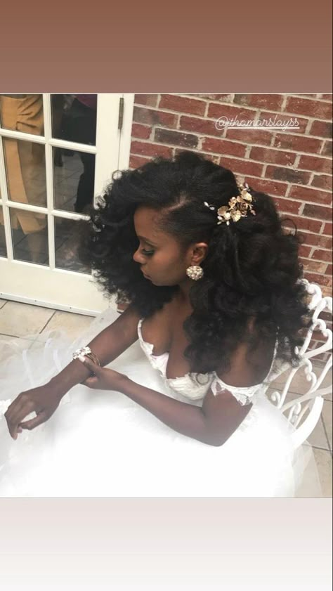 Natural Hair With Tiara, Black Hairstyles For Brides, Natural Hair Wedding Styles Afro, Bridal Hairstyles For Natural Black Hair, Beach Wedding Hairstyles For Black Women, Natural Hair On Wedding Day, Bridal Crochet Braids Wedding Hairstyles, Flowers In Hair For Wedding Black Women, Wedding Hairstyles Black Women Natural Hair