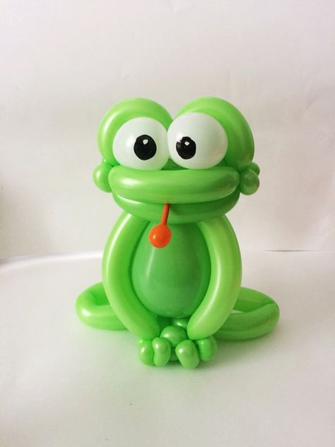 20 Balloon Twisting Animal Art Tutorials Balloon Frog, Easy Balloon Animals, Animal Balloons, Halloween Shadow Box, Twisting Balloons, Balloon Modelling, Small Balloons, Balloon Crafts, Balloon Twisting