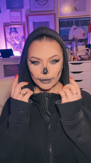 Glam Skeleton Makeup, Glam Skeleton, Easy Skeleton Makeup, Easy Glam, Skeleton Makeup, Halloween Makeup Easy, Skull Makeup, Easy Halloween Costumes, Diy Decorations