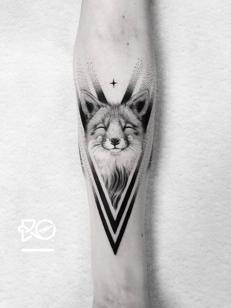 Small Fox Tattoo, Tattoo Stockholm, Fox Tattoo Design, Animals Tattoo, Fox Tattoo, Cool Small Tattoos, Top Tattoos, Tattoo Designs For Women, Blackwork Tattoo