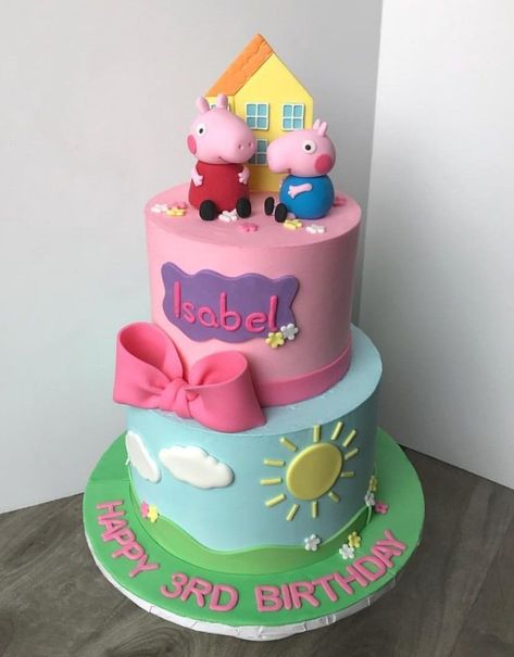 Peppa The Pig Cake, Peppa Cakes Birthday, Peppa Pig 2nd Birthday Cake, 3rd Birthday Peppa Pig Party, Peppa Pig Party Ideas Decoration, Peppa Pig 1st Birthday Cake, Props Pig Birthday Party, Peppa Pig Bday Party, Props Pig Cake