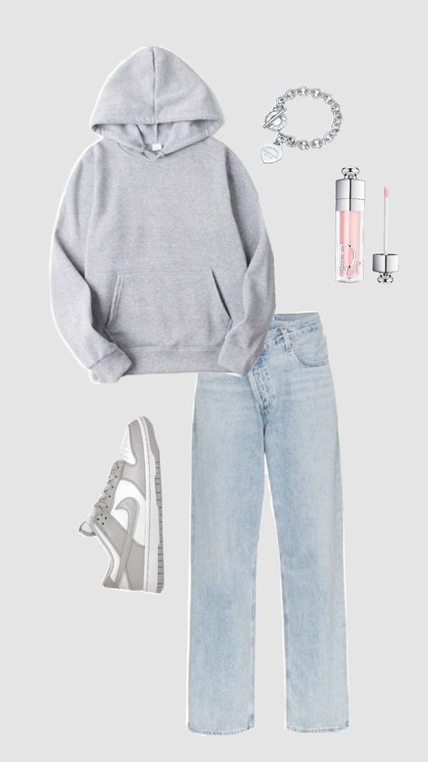 basic outfit 🤍 #basic #outfit #basicoutfit Basic Outfit Collage, Basic Girl Essentials, Easy Basic Outfits For School, Basic School Outfits Jeans, White Girl Aesthetic Basic, Sophie Outfit, Basic Girl Outfits, Basic White Girl Outfit, Basic Outfit Ideas