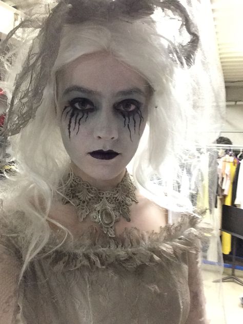 I was in Addams Family musical and this was my makeup for the Bride Ancestor. Simple Ghost Makeup, Scary Bride Makeup, Zombie Bride Makeup, Scary Bride, Adams Family Costume, Dead Bride Costume, Corpse Bride Makeup, Graveyard Book, Halloween Maquillaje