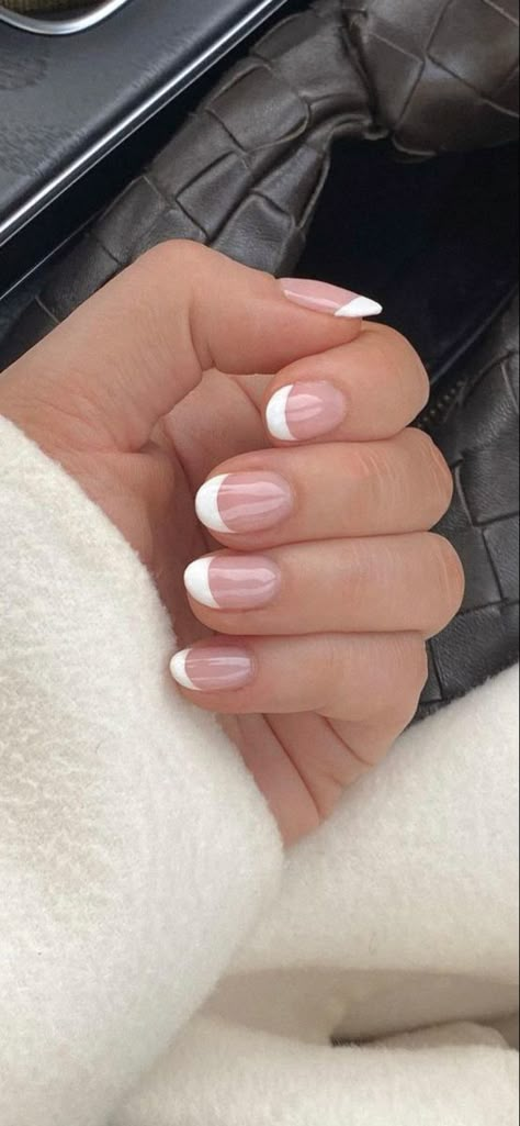 Nails Inspo For Hoco, Short French Tip Oval, Extra Short French Tip Nails, French Top Short Nails, White Gel Tips Nails, Simple Hoco Nails Short, Classy Nails Oval Shape, Short White Nails French Tip, Short French Tip Manicure