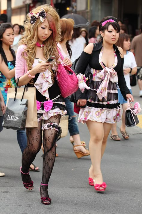 Subtle Gyaru Outfits, Garyu Fashion, Japanese Gyaru Fashion, Guyru Fashion Style, Gyura Fashion, Haaady Gyaru Fashion, Ganguro Gyaru Outfit, Amekaji Gyaru Outfits, Modest Gyaru