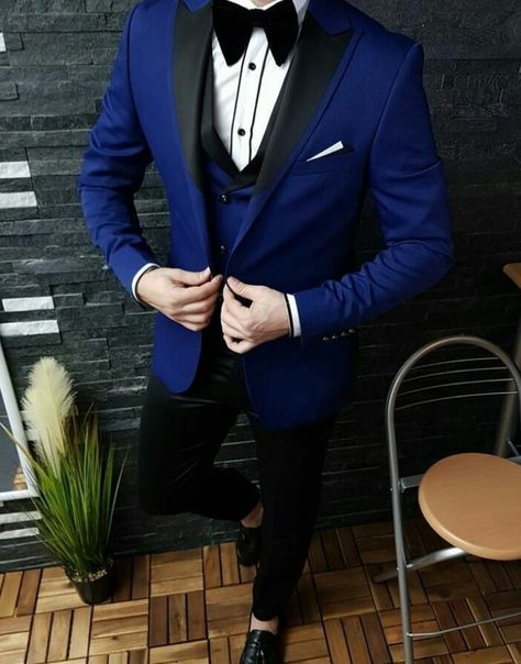 Designer Suits For Men Classy, Royal Blue Prom Suits, Prom Suits For Men Unique, Navy Blue Suit Men, Blazer Outfits For Men, Mens Suits Wedding, Blue Prom Suit, Formals For Men, Wedding Suits Men Blue