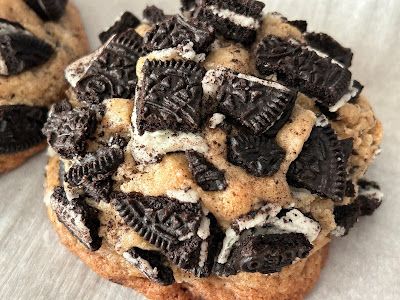 The Pastry Chef's Baking: Gideon's Bakery Cookies and Cream copycat from Buuck Farms Gideons Bakehouse, Bakery Cookies, Drop Cookies, Cookie Crumbs, Bakery Recipes, How To Make Cookies, Cookies And Cream, Gluten Free Desserts, Restaurant Recipes