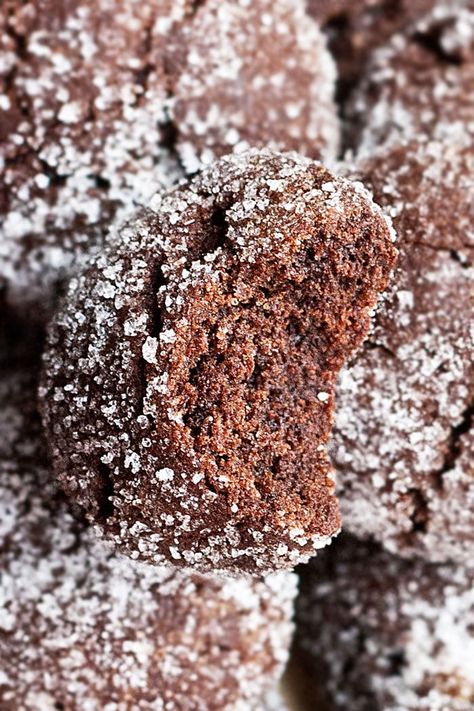 Coffee Cookies Recipe, Molasses Cookies Recipe, Crinkle Cookies Recipe, Mocha Cookies, Espresso Cookie, Coffee Cookies, Best Christmas Cookies, Crinkle Cookies, Coffee Dessert