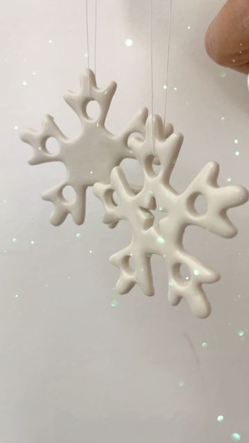 Pottery Snowflakes, Ceramic Snowflakes, White Only, Diy Pottery, Pottery Classes, Craft Design, Ceramics Pottery Art, Ceramics Pottery, Snowflake Ornaments