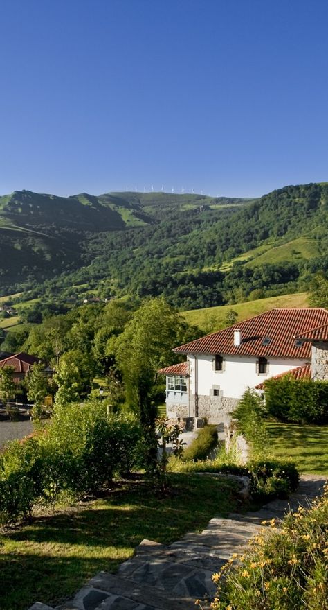 Casona de Quintana hotel in Cantabria is a secluded valley stay with artfully placed antiques, charming hosts and verdant mountain views. Idle sorts will enjoy the slow pace of rural life, city fans can head to Bilbao and activity enthusiasts can birdwatch, cave walk or hike the hilly trails. Basque Country House, Basque Country Spain, Basque Aesthetic, Basque Spain, Rural Spain, Spain Country, Mountain Villa, Mr Mrs Smith, Going Off The Grid