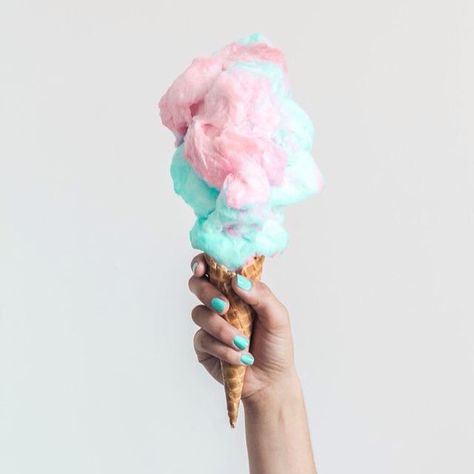 #thethingwelove cotton candy ice cream!! Who's in!!? #cottoncandy #icecream #thatsitmag Wall Paper Pink, Short Rainbow Hair, Rainbow Hair Color, Healthy Recipes Easy Snacks, Fairy Floss, Ice Cream Candy, Cinnamon Cream Cheese Frosting, Candy Floss, Pumpkin Spice Cupcakes