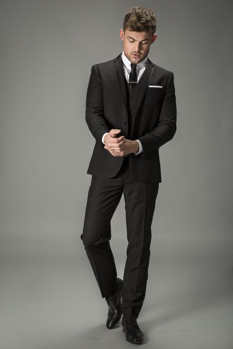 Suits For Men Black, Harry Brown, Black Dinner, Man Outfit, Dinner Suit, Suit Tie, Outfits Hombre, Men Suit, Fashion Suits