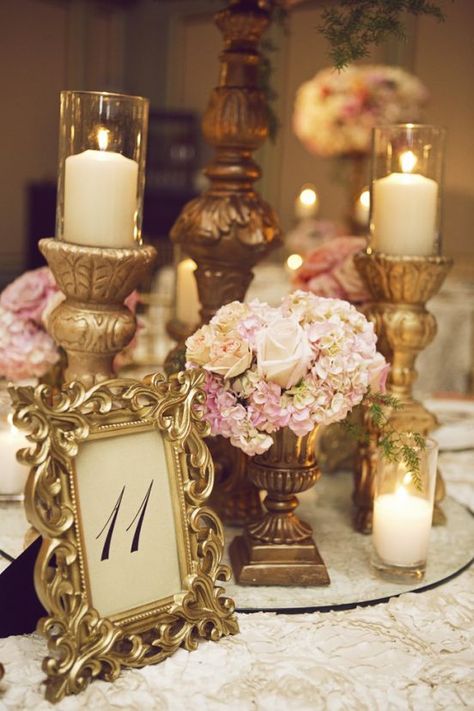 Vintage Style Centerpieces, Vintage Pink Wedding Decorations, Vintage Gold Frame Wedding Signs, Victorian Table Centerpieces, Victorian Wedding Traditions, Royal Wedding Table Decor, Victorian Party Theme Table Settings, Vintage Table Arrangements, Gold Vintage Wedding Decor