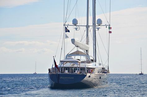 Perini Navi sailing yacht Bayesian in Porto Cervo | SuperYacht Times Italy Yacht, Yacht At Night Aesthetic, Yacht At Night, Sunset Yacht, Perini Navi, Lamborghini 63 Yacht, Yacht Club, Sailing Yacht, Sardinia