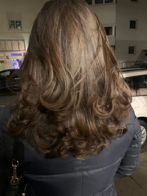 Brown hair, blowout, Hair inspo, Brown Hair Curly Hair, dream hair Brown Blowout Hair, Mousy Brown Hair, Mousy Brown, Brown Curls, Brown Curly Hair, School Hair, Blowout Hair, Back To School Hairstyles, Hairstyles For School