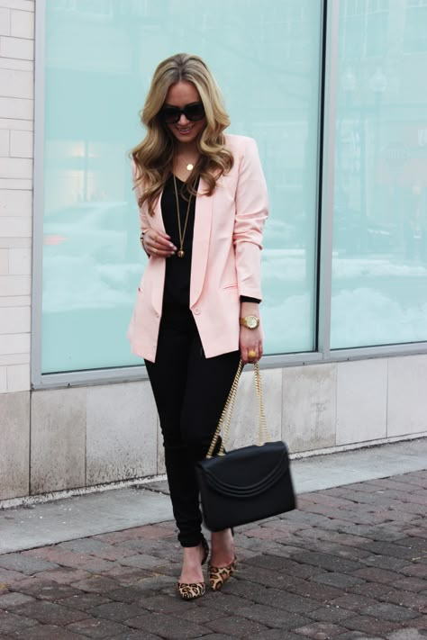 Pink Blazer Outfit, Blush Blazer, Womens Fall Coats, Fall Coats, Fashion Work Outfit, Fall Fashion Coats, Look Office, Spring Fashion Casual, Coats Women