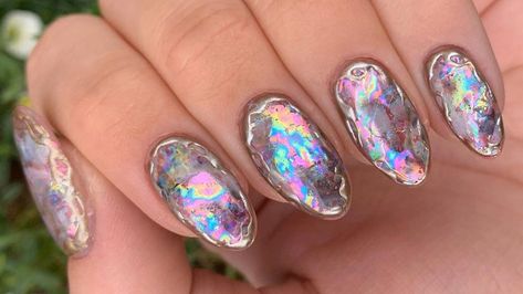 Oyster Nails, Viral Photos, Pearl Nail Art, Opal Nails, Nagellack Trends, Galaxy Nails, Pearl Nails, Simple Nail Art Designs, Going Viral