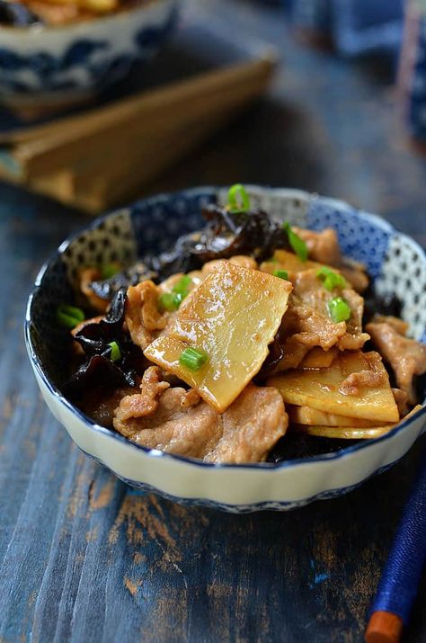 How To Cook Bamboo Shoots – Stir Fry Bamboo Shoots With Pork Chinese Bamboo Shoots Recipe, Pork With Bamboo Shoot, Bamboo Shoots Recipe Chinese Food, Fresh Bamboo Shoot Recipe, Bamboo Shoots Recipe Filipino, Simple Chinese Recipes, Bamboo Recipes, Bamboo Shoots Recipe, Bamboo Recipe