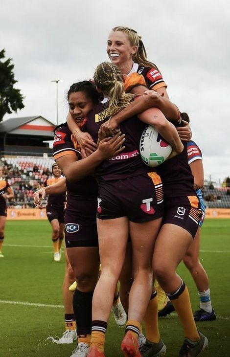 Womens Rugby Aesthetic, Women’s Rugby, Rugby Motivation, Rugby Body, Rugby Trophy, Photo Rugby, Touch Rugby, Geelong Football Club, Women Rugby