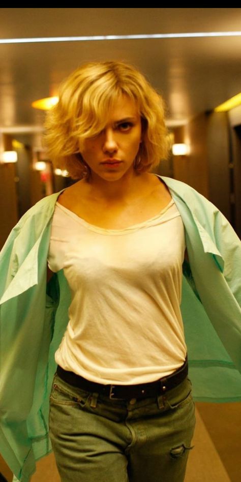 Scarlett Johansson Lucy, Lucy 2014, Lucy Movie, Scarlett Johansson Movies, Jon Ronson, Emily Ratajkowski Outfits, Future Science, Tv Scenes, Action Movie Stars