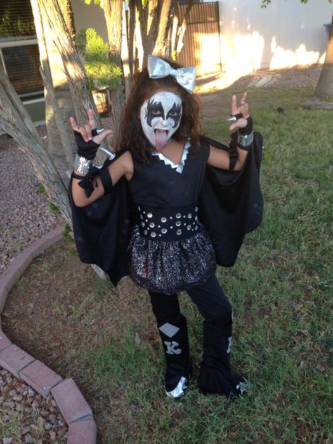 Rock Band Costumes, Halloween Kiss, Kiss Costume, Russell Simmons, Kiss Band, Halloween 2024, Kids Halloween, Diy Halloween Costumes, Dark Photography