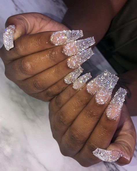 Pixie Crystal Nails, Nails On Black Women, Blinged Out Nails, Metallic Gold Nail Polish, Nail Colors For Dark Skin, Boss Nails, Best Nail Colors, Elite Nails, Pudding Cupcakes