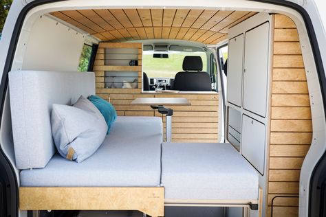 Kombi Food Truck, Vw Transporter Camper, Kangoo Camper, Minivan Camper Conversion, T4 Camper, Kombi Home, Van Conversion Interior, Vw Bus Camper, Build A Camper Van