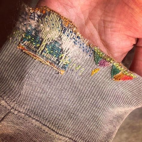 Visible Mending Stitches, Sashiko Mending, Mode Batik, Mending Clothes, Make Do And Mend, Visible Mending, 자수 디자인, Embroidery Inspiration, Embroidery And Stitching