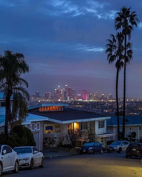 Los Angeles, California 🏙🏡... - Beautiful California USA Sleek Cars, Cars Anime, Rauch Fotografie, Los Angeles Aesthetic, Quotes Nature, Serene Nature, Daily Pictures, City Vibe, Anime Design